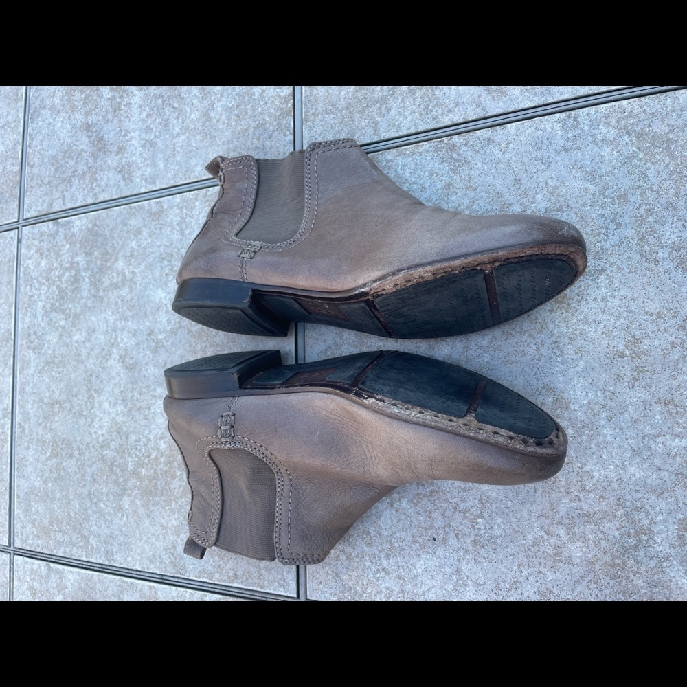 Frye Jillian Chelsea boots - Picture 8 of 11